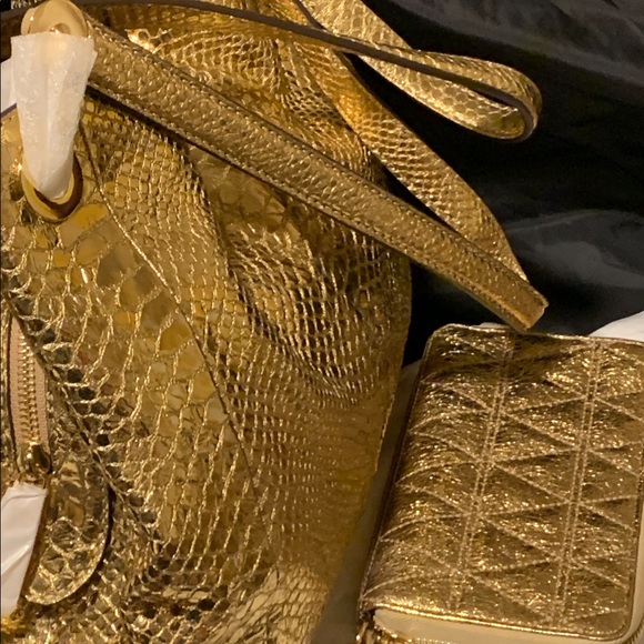 Michael Kors Python Metallic Gold Bag and Wallet - Picture 5 of 16